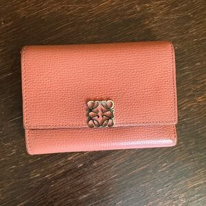 Loewe Coral Pink Pebbled Leather Compact Bifold Wallet with Anagram Clip EUC